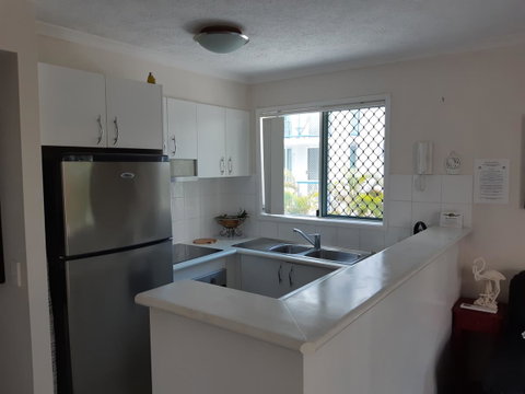 Surfers Beach Resort One - Accommodation 4U 8