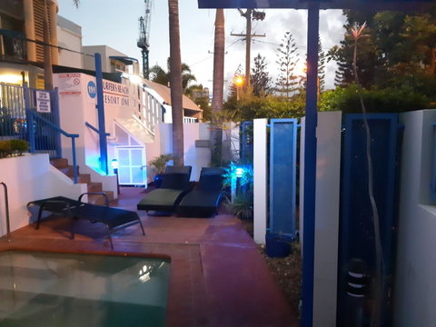 Surfers Beach Resort One - Accommodation 4U 10