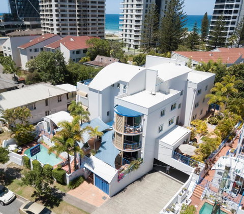 Surfers Beach Resort One - Accommodation 4U 34