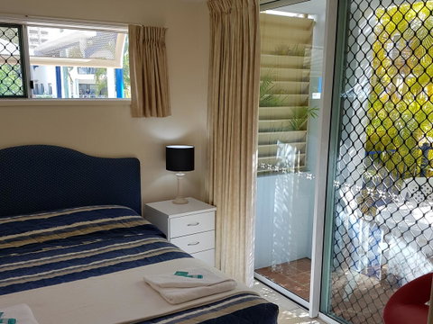 Surfers Beach Resort One - Accommodation 4U 15
