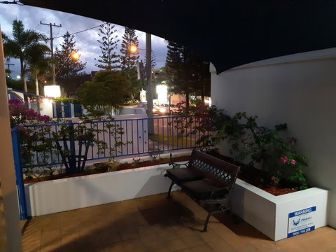 Surfers Beach Resort One - Accommodation 4U 12