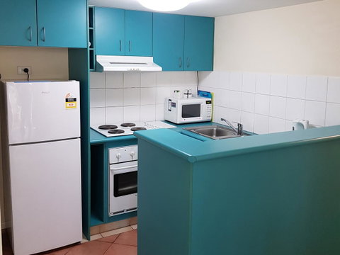 Surfers Beach Resort One - Accommodation 4U 18
