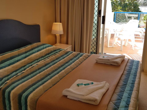Surfers Beach Resort One - Accommodation 4U 22