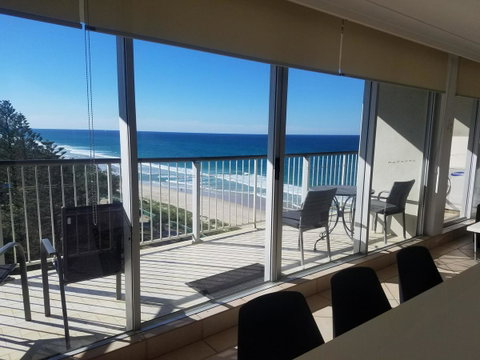 Golden Sands On The Beach - Absolute Beachfront Apartments - Accommodation 4U 32