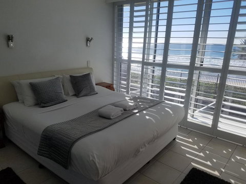 Golden Sands On The Beach - Absolute Beachfront Apartments - Accommodation 4U 30