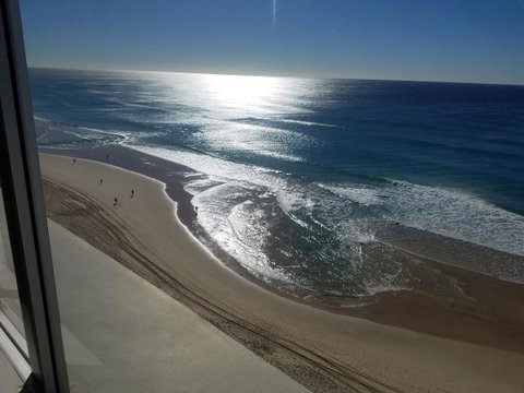 Golden Sands On The Beach - Absolute Beachfront Apartments - Accommodation 4U 25