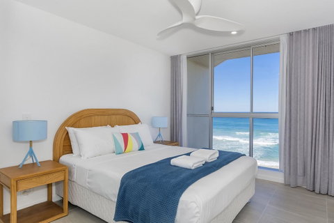 Golden Sands On The Beach - Absolute Beachfront Apartments - Accommodation 4U 17