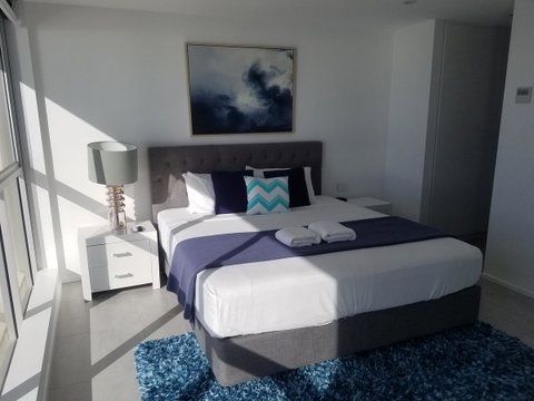 Golden Sands On The Beach - Absolute Beachfront Apartments - Accommodation 4U 11