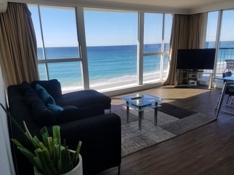 Golden Sands On The Beach - Absolute Beachfront Apartments - Accommodation 4U 40
