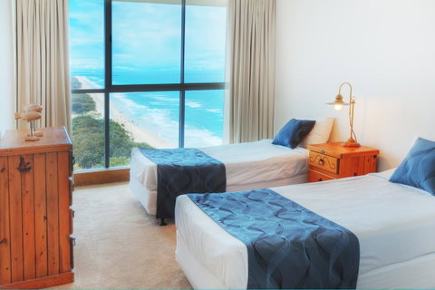 Golden Sands On The Beach - Absolute Beachfront Apartments - Accommodation 4U 18