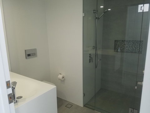 Golden Sands On The Beach - Absolute Beachfront Apartments - Accommodation 4U 10