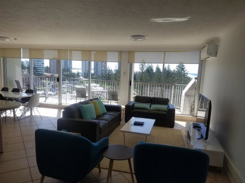 Golden Sands On The Beach - Absolute Beachfront Apartments - Accommodation 4U 37