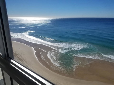 Golden Sands On The Beach - Absolute Beachfront Apartments - Accommodation 4U 15