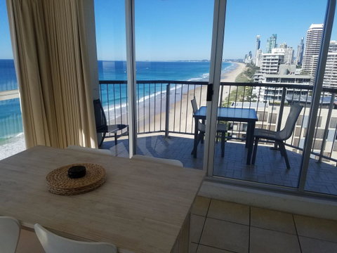 Golden Sands On The Beach - Absolute Beachfront Apartments - Accommodation 4U 39
