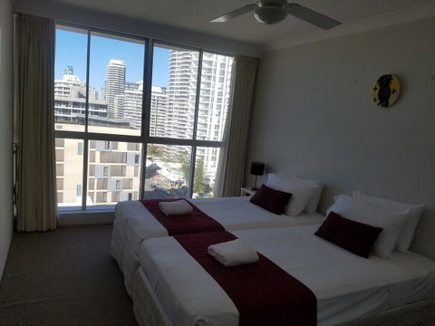 Golden Sands On The Beach - Absolute Beachfront Apartments - Accommodation 4U 23