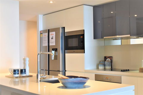 Gold Coast Private Apartments - H Residences, Surfers Paradise - Accommodation 4U 4