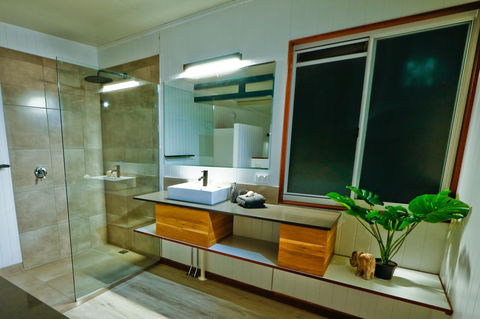 The Summit 1770 - Accommodation 4U 6
