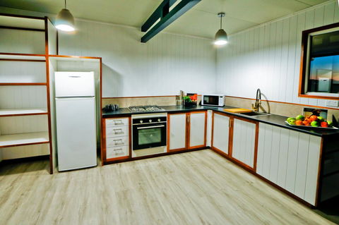 The Summit 1770 - Accommodation 4U 10
