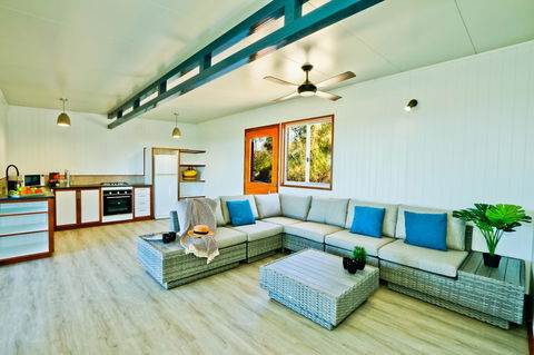 The Summit 1770 - Accommodation 4U 8