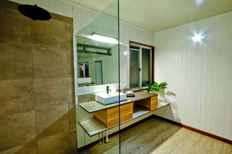 The Summit 1770 - Accommodation 4U 1