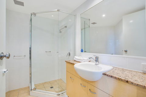 Kirra Beach Apartments - Accommodation 4U 14