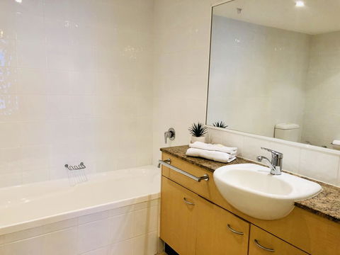 Kirra Beach Apartments - Accommodation 4U 6