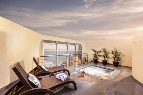 Novotel Surfers Paradise - Accommodation 4U 1