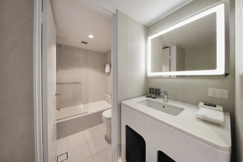 Novotel Surfers Paradise - Accommodation 4U 13