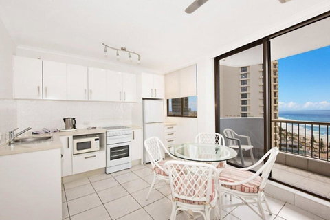Surfers International Apartments - Accommodation 4U 21
