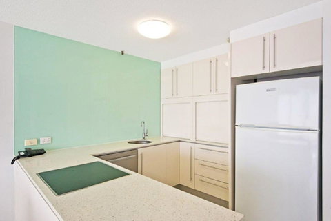 Surfers International Apartments - Accommodation 4U 22