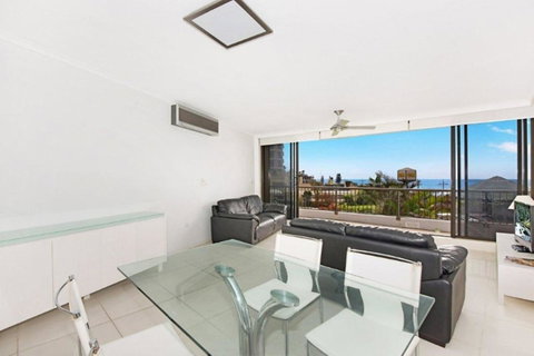 Surfers International Apartments - Accommodation 4U 24