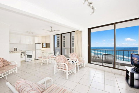 Surfers International Apartments - Accommodation 4U 17