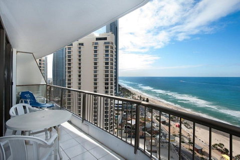 Surfers International Apartments - Accommodation 4U 13