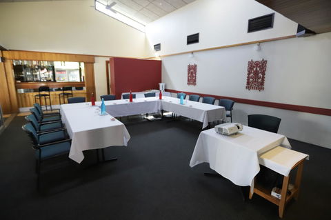 Emerald Central Hotel Official - Accommodation 4U 14