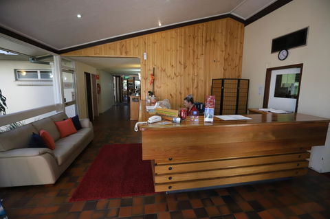 Emerald Central Hotel Official - Accommodation 4U 10
