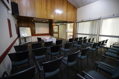 Emerald Central Hotel Official - Accommodation 4U 16