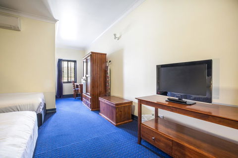 Nightcap At Atherton Hotel - Accommodation 4U 13