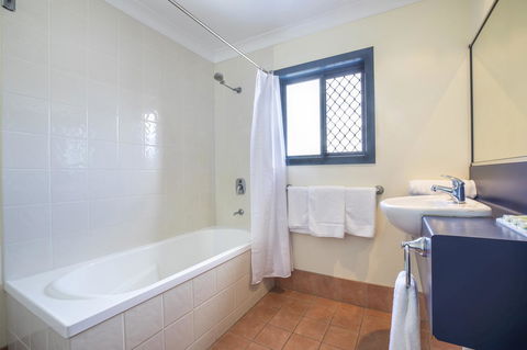 Nightcap At Atherton Hotel - Accommodation 4U 12