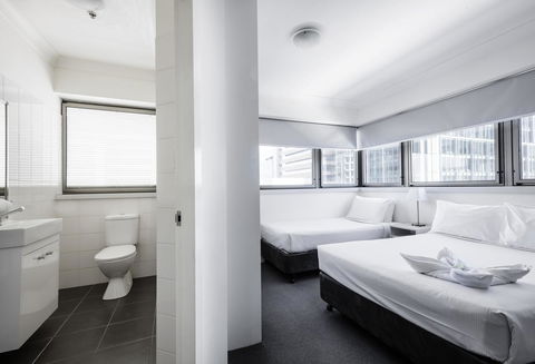 George Williams Hotel - Accommodation 4U 32