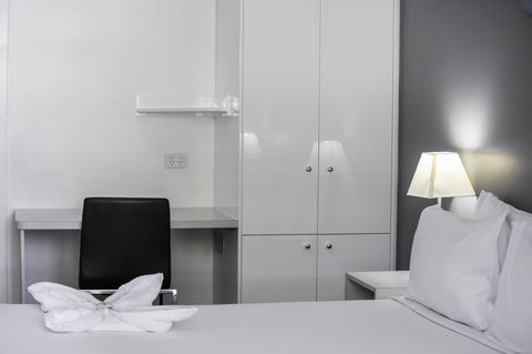 George Williams Hotel - Accommodation 4U 20