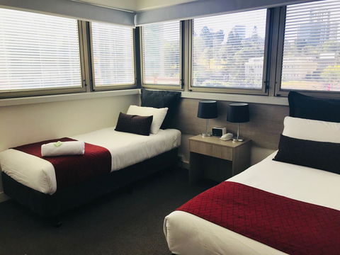 George Williams Hotel - Accommodation 4U 14
