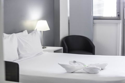 George Williams Hotel - Accommodation 4U 13