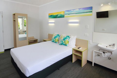 Palm Beach Hotel - Accommodation 4U 2