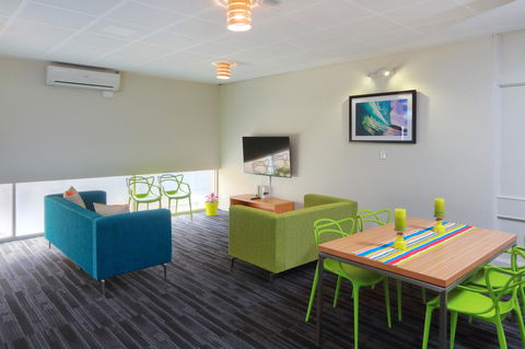 Palm Beach Hotel - Accommodation 4U 4