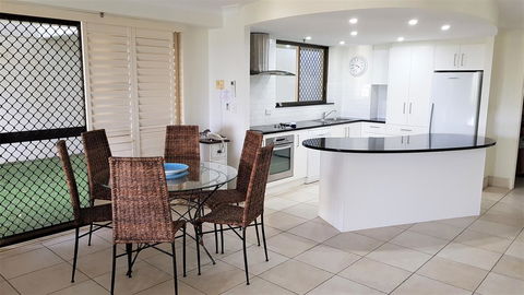 Gemini Court Holiday Apartments - Accommodation 4U 17