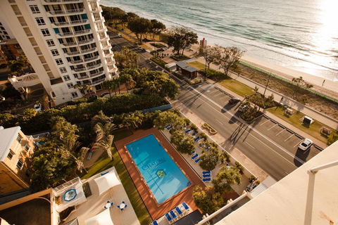 Chateau Beachside Resort - Accommodation 4U 2