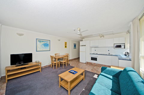 Chateau Beachside Resort - Accommodation 4U 24