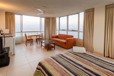 Chateau Beachside Resort - Accommodation 4U 20