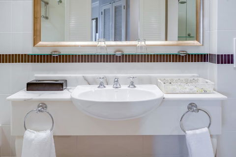 InterContinental Sanctuary Cove Resort, An IHG Hotel - Accommodation 4U 12