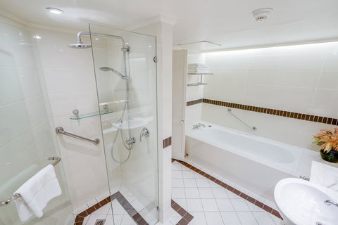 InterContinental Sanctuary Cove Resort, An IHG Hotel - Accommodation 4U 2